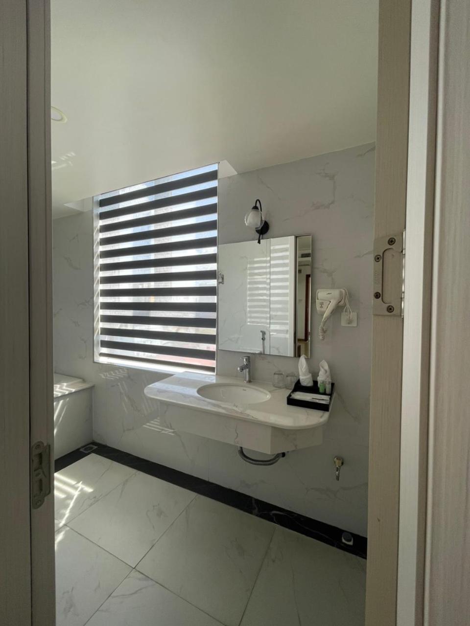 Lotus Hotel & Apartment Hai Phong Exterior foto