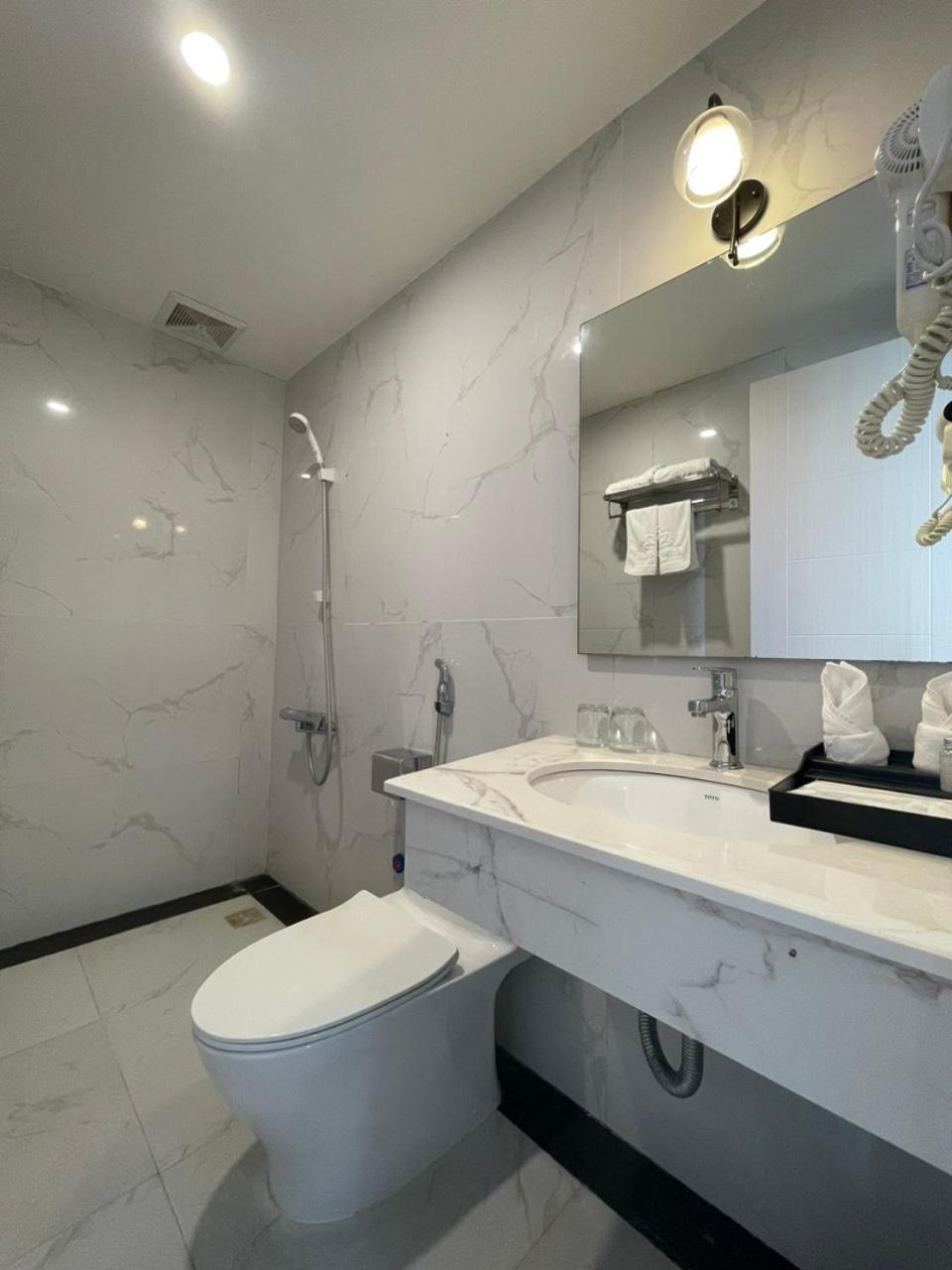 Lotus Hotel & Apartment Hai Phong Exterior foto